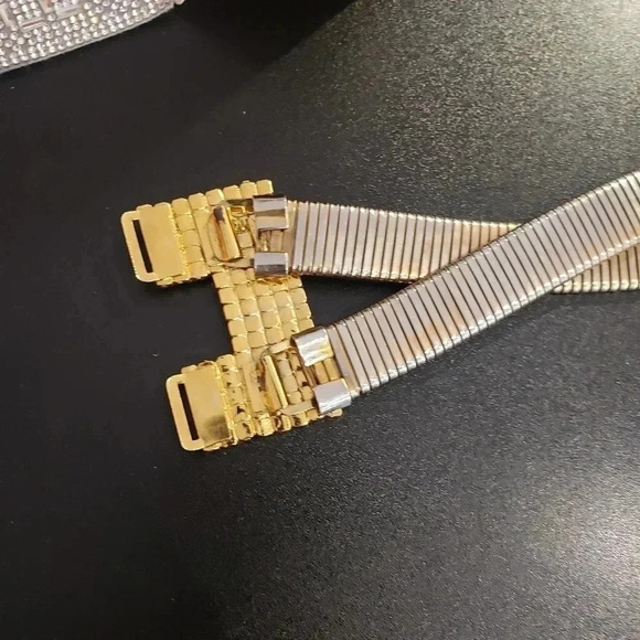 Vintage Criss Cross Gold Slinky Belt w/Rhinestone Buckle - Picture 9 of 11